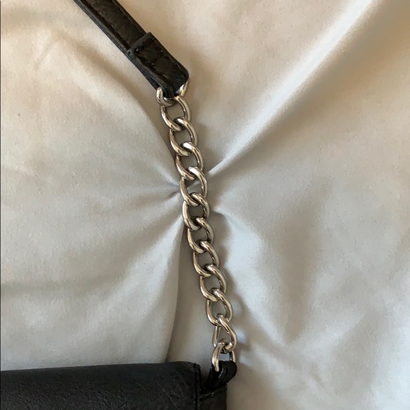 Kenneth Cole Reaction black leather crossbody bag - Picture 3 of 3